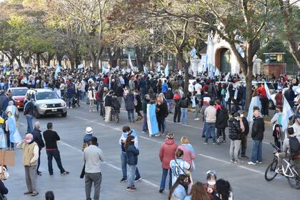 La manifestación frente a la Quinta de Olivos