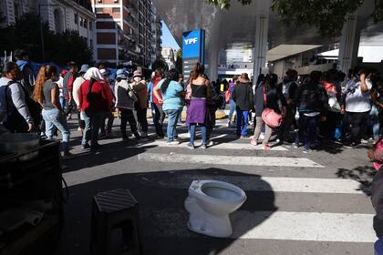 La manifestación frente al ministerio de Educación de la Nación