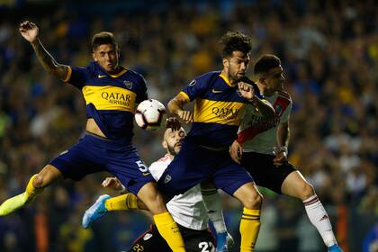 La mano de Emmanuel Mas en el gol anulado