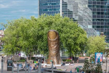 La Mano del Desierto se levanta a una hora de ruta al sur de Antofagasta