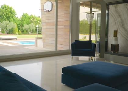 La mansión de Cristiano Ronaldo en Madrid cuenta con siete habitaciones, nueve baños y dos piscinas