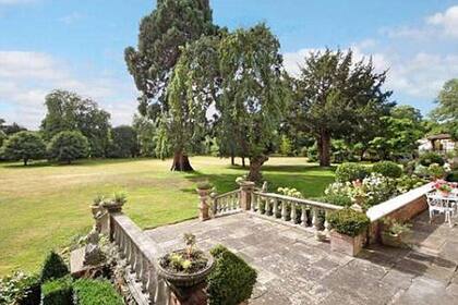 La mansión del actor y la abogada