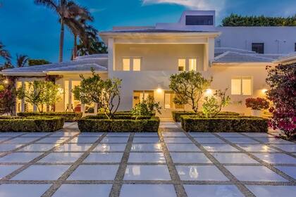 La mansión de Shakira en Miami se encuentra en el exclusivo barrio de North Bay Road Drive, donde también tienen residencias rutilantes figuras como JLo, Matt Damon y Ricky Martin