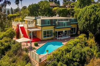 Pintar las casas con colores vibrantes ayuda a venderlas mejor