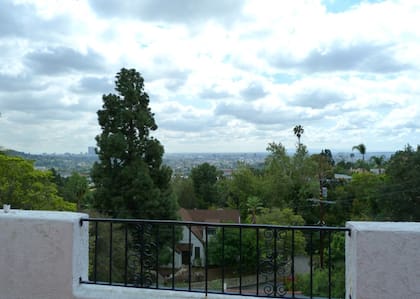 La mansión en está ubicada en las colinas de Santa Mónica