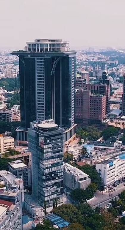 La mansión, envuelta de lujos, vale 20 millones de dólares y se asienta sobre los pisos de un shopping de la firma UB City