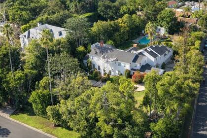 La mansión está ubicada en una zona exclusiva de Los Ángeles, California (Airbnb)