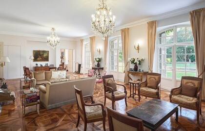 La mansión, hoy a la venta, cuenta con pisos de madera originales