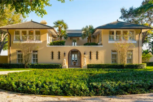 La mansión más cara de Miami (se vendió por más de 100 millones de dólares) es ahora propiedad del "mayor coleccionistas de casas", el multimillonario Kenneth C. Griffin