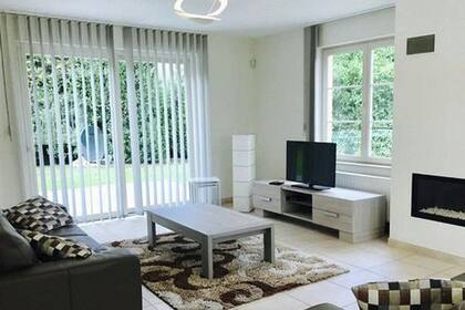 La mansión que alquila Puigdemont en Waterloo