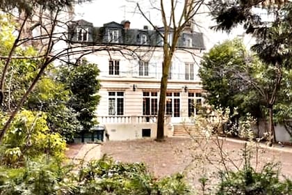 La mansión se encuentra en el exclusivo barrio de Neuilly-sur-Seine