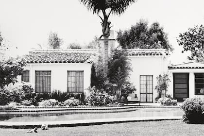 La mansión situada en el exclusivo barrio de Brentwood, al oeste de Los Ángeles, en donde la actriz falleció en 1962