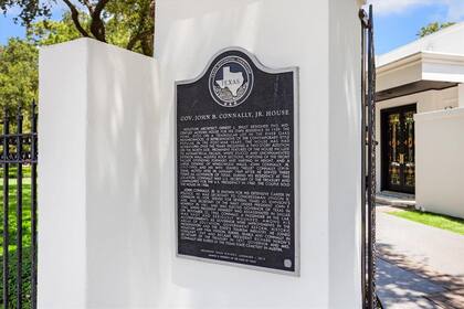 La mansión tiene una placa del Marcador Histórico de Texas, ubicada en la entrada de la finca, que reconoce la importancia histórica del lugar