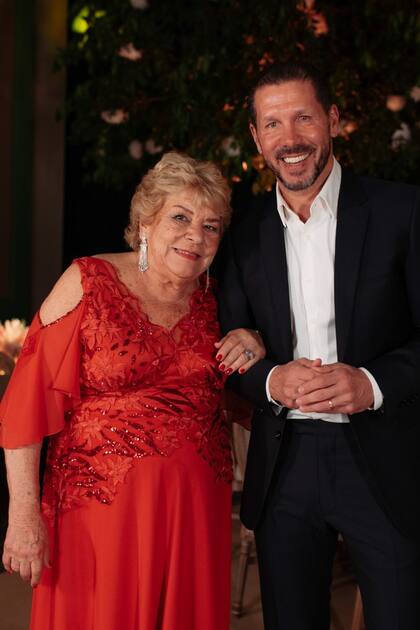 "La manzana nunca cae lejos del árbol. Me enorgullece saber que Diego se parece mucho a vos”, sostuvo Carla Pereyra sobre su suegra y su marido.