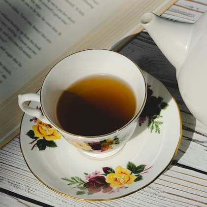 La manzanilla es una de las hierbas más conocidas y utilizadas por sus propiedades curativas y estéticas