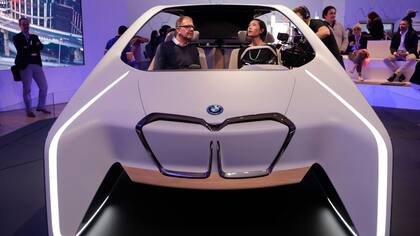 La maqueta del auto autónomo de BMW e Intel que tenían en la CES 2017