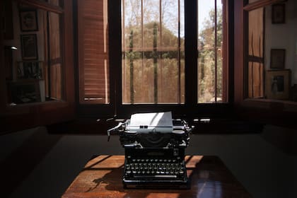 La maquina de escribir que LA NACION le obsequió a Manucho luego que este se jubilara