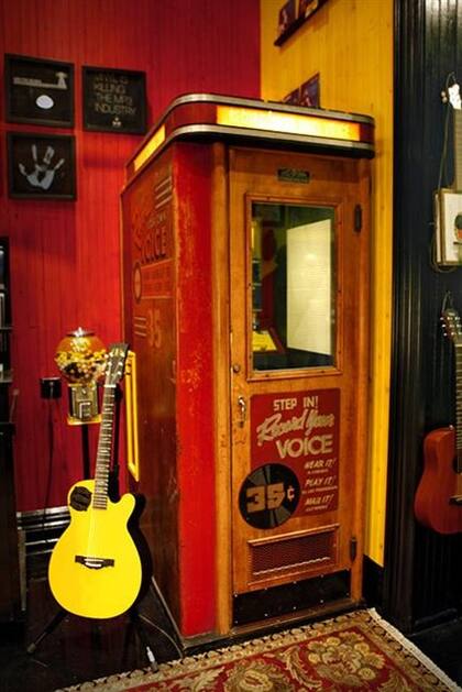 La máquina de grabar vinilos en el acto, en la disquería de Jack White, en Nashville, Estados Unidos