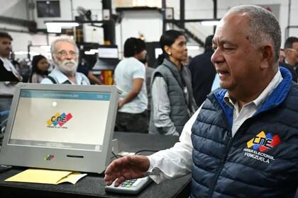 La máquina de votación es similar a una computadora personal.