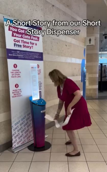 La máquina del aeropuerto de Ontario permite elegir cuentos generales, para niños o en español