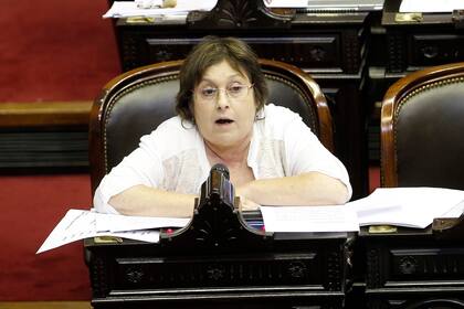 La legisladora Ocaña.