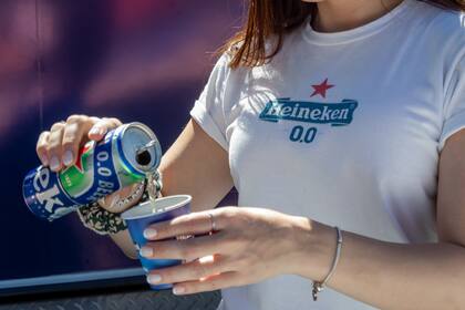 La marca de cerveza holandesa contó con la opción de cerveza sin alcohol.