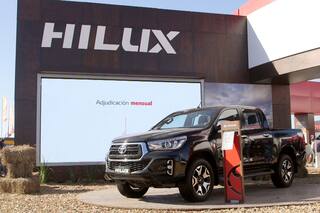 Hilux, híbridos y canje de cereales: la propuesta de Toyota para el campo