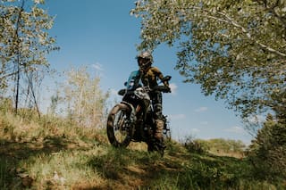 Llega una nueva moto a la Argentina con “botón antirrobo” y foco en la tecnología