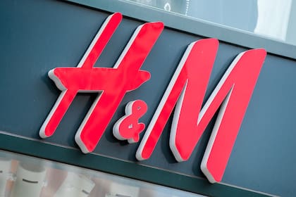 La marca sueca está asociada al fast fashion y busca reorientar su posicionamiento con estrategias de impacto en sustentabilidad