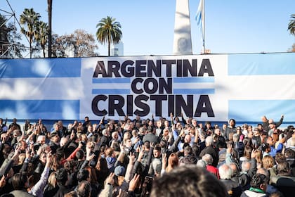 La marcha contra la condena a Cristina Kirchner, en la Plaza de Mayo
