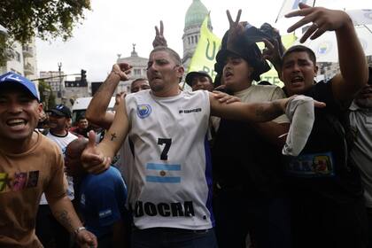 La marcha de jubilados y gremios en el Congreso