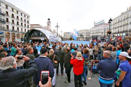 La Plaza del Sol fue tomada por argentinos