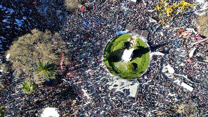 La marcha en Plaza de Mayo desde el drone de LA NACION