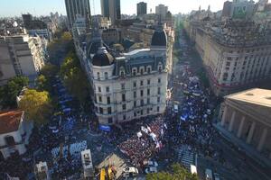 Docentes de todo el país reclamaron que se convoque a una paritaria nacional