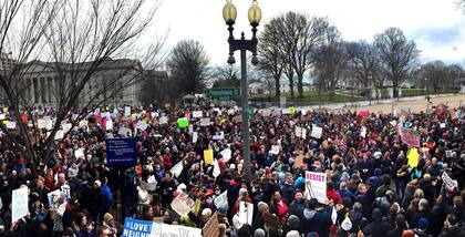 La marcha frenta a la Casa Blanca convocó una inusual cantidad de gente