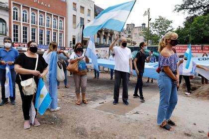 La marcha por las vacunas vip en Tucumán