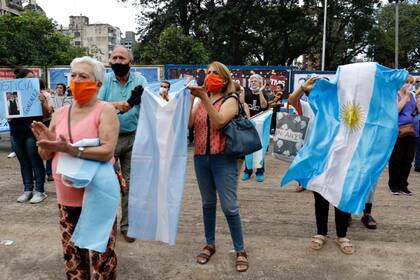 La marcha por las vacunas vip en Tucumán
