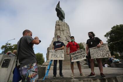 La marcha por las vacunas vip en Mar del Plata