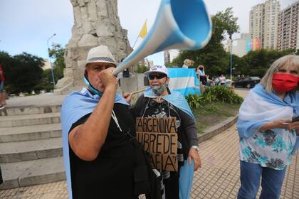 La marcha por las vacunas vip en Mar del Plata