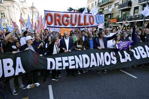 Multitudinaria marcha universitaria en Plaza de Mayo con fuertes críticas al Gobierno