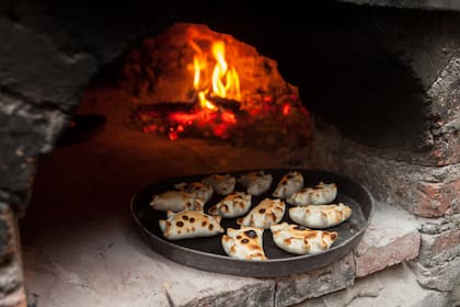 La masa de las empanadas de La Salteñería es uno de los secretos del éxito.