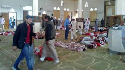 La masacre en una mezquita ayer, el peor atentado en la historia de Egipto