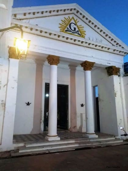 La masonería en San Nicolás comenzó a ser tan pero tan importante que entre 1854 y 1886 tres intendentes participaron en la logia