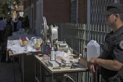 La materia prima secuestrada en el laboratorio de Vicente López