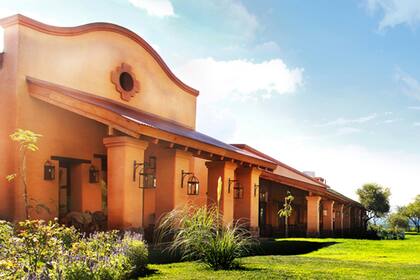 La Matilde, un aposada biodinámica en Traslasierra: fue construida con adobe y se utilizaron pinturas naturales para las paredes del interior y exterior