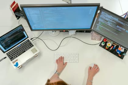 La mayoría de estas ofertas laborales presentan formato híbrido o teletrabajo completo y no requieren trabajo físico