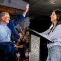 Abbott vs. Hinojosa: actualizaciones recientes de las encuestas en Texas en abril 2026