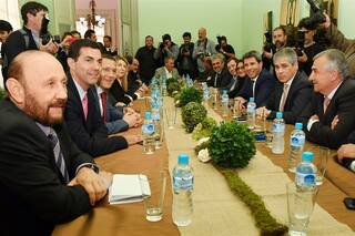 Negocian más compensaciones para tener el aval de las provincias