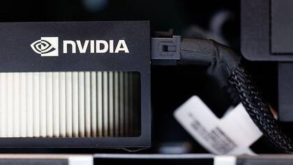 La mayoría de los modelos de IA dependen de costosos chips informáticos de Nvidia para procesar tareas.