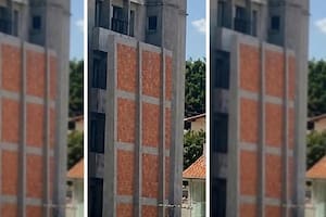 Le hicieron un edificio al lado de su casa y lo resolvió con una medianera de 4 metros para taparles los balcones